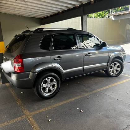 HYUNDAI TUCSON 2.0 MPFI GLS 16V 143CV 2WD FLEX 4P AUTOMÁTICO HYUNDAI TUCSON 2.0 MPFI GLS 16V 143CV 2WD FLEX 4P AUTOMÁTICO
